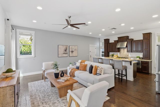 3177 Crocker Dr, Sacramento, CA 95818