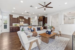 3177 Crocker Dr, Sacramento, CA 95818