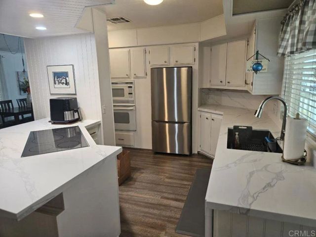 8975 Lawrence Welk Drive 366, Escondido, CA 92026