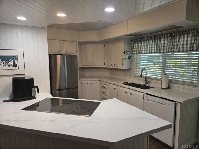 8975 Lawrence Welk Drive 366, Escondido, CA 92026