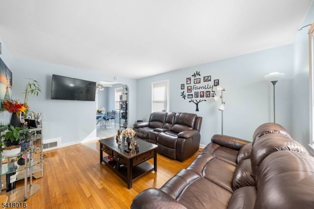 627 Britton St, Elizabeth City, NJ 07202