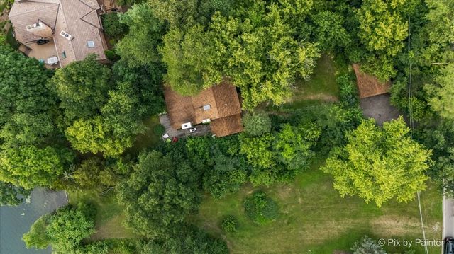 14 Lake Shore Drive, Oakwood Hills, IL 60013