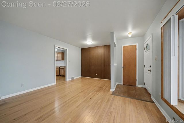 3842 Dill Drive, Waterford Charter Township, MI 48329