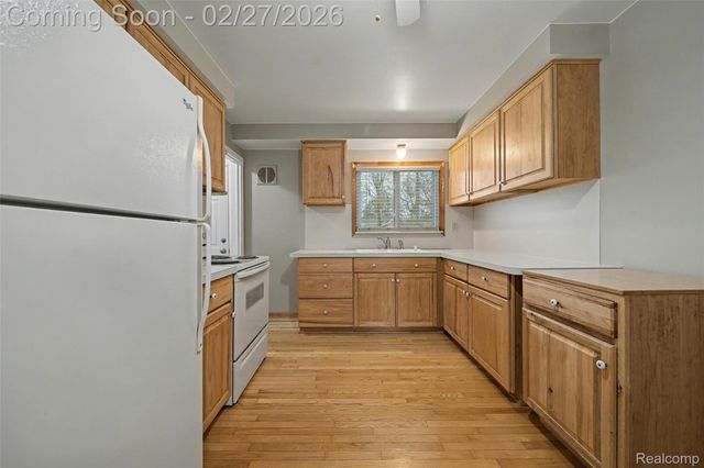 3842 Dill Drive, Waterford Charter Township, MI 48329