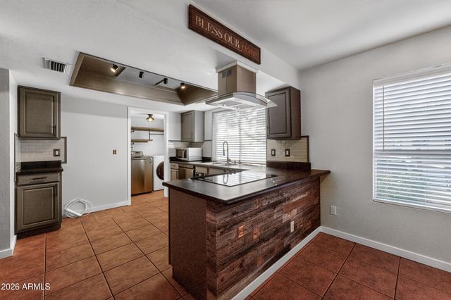 4612 W CONTINENTAL Drive, Glendale, AZ 85308