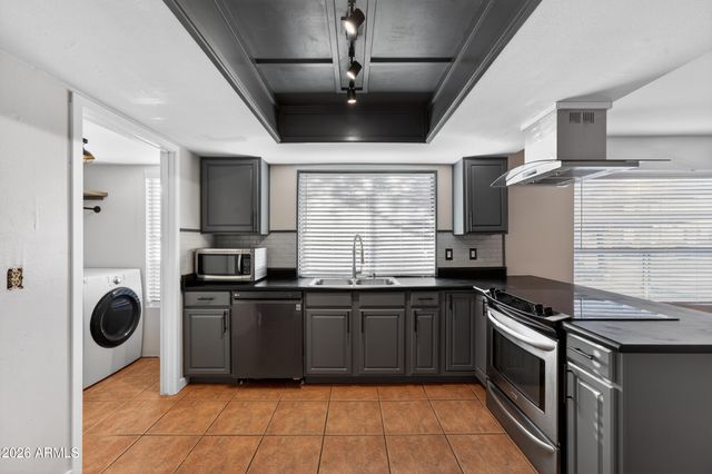 4612 W CONTINENTAL Drive, Glendale, AZ 85308