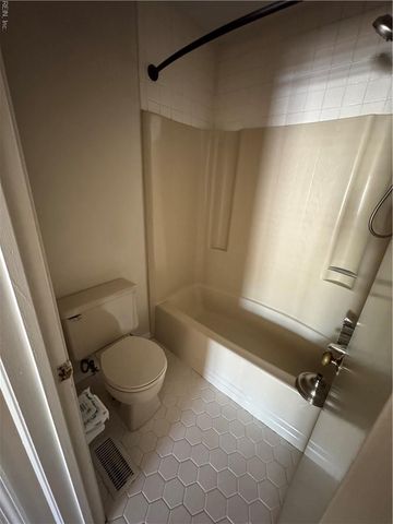 1188 Lord Dunmore DR, Virginia Beach, VA 23464