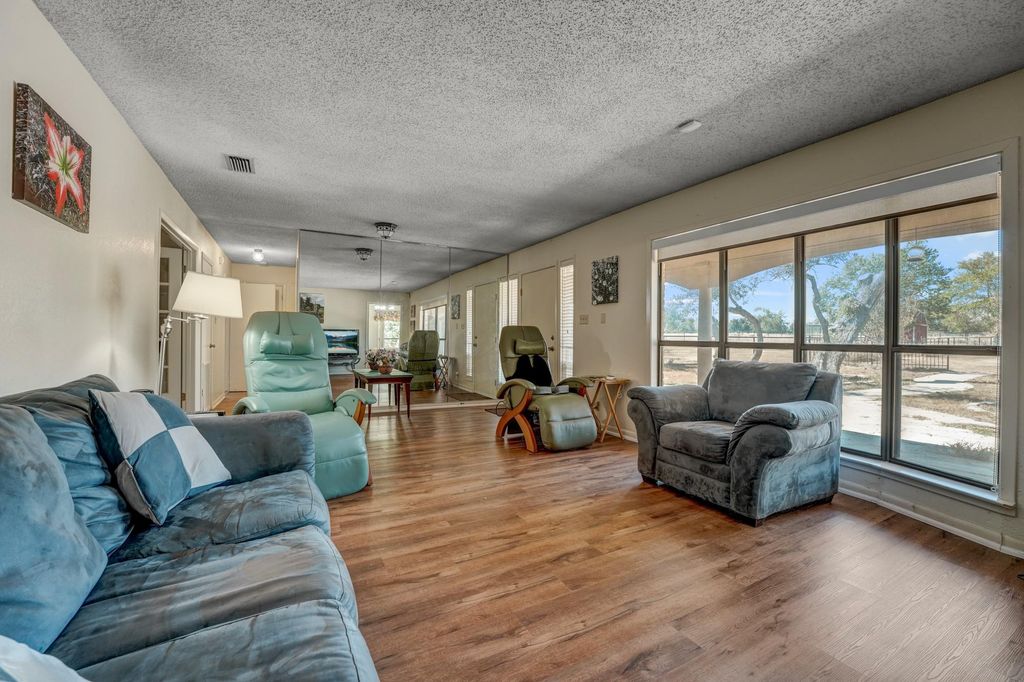 2650 County Road 204, Liberty Hill, TX 78642