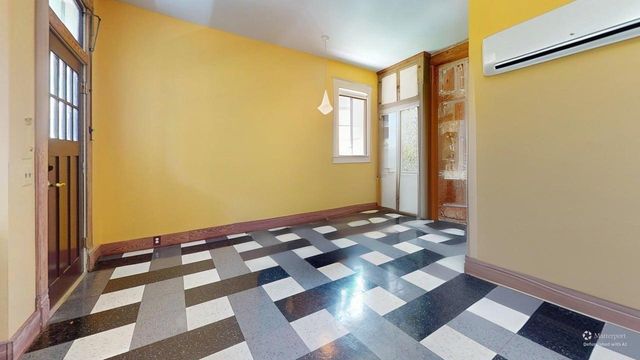 2215 30th Street, Galveston, TX 77550