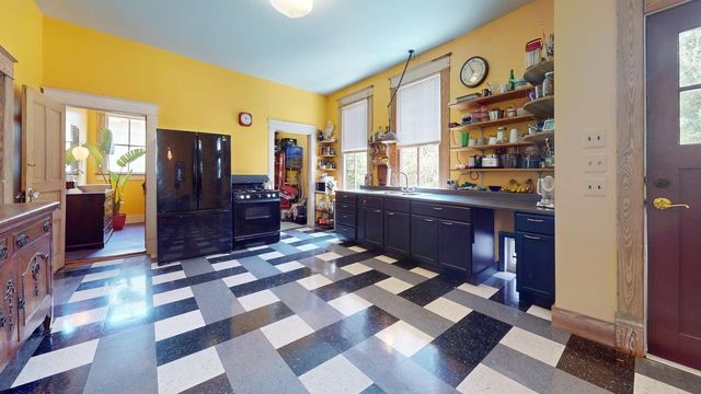 2215 30th Street, Galveston, TX 77550