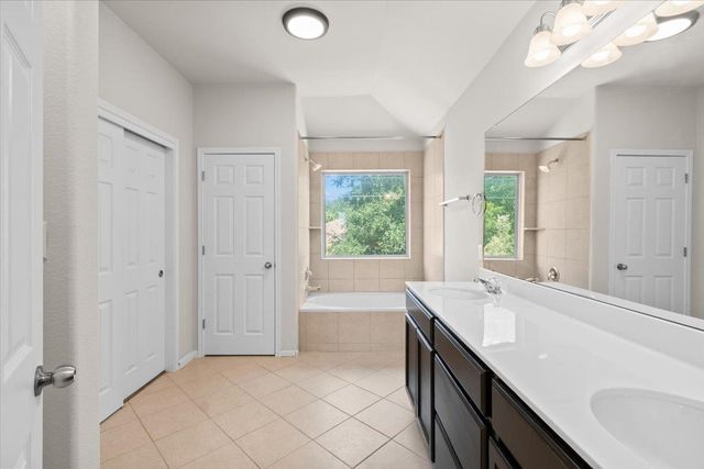 5917 Red Bud Ridge LN 20, Austin, TX 78744