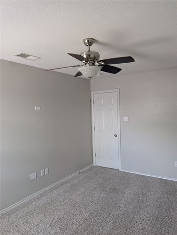 7237 Autumn Run Drive, Forest Hill, TX 76140