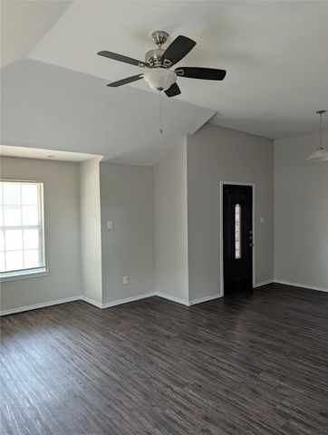 7237 Autumn Run Drive, Forest Hill, TX 76140