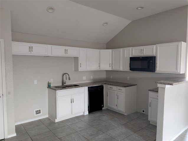 7237 Autumn Run Drive, Forest Hill, TX 76140