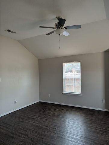 7237 Autumn Run Drive, Forest Hill, TX 76140