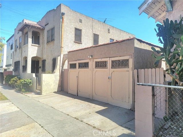 4214 Rosewood Avenue, Los Angeles, CA 90004