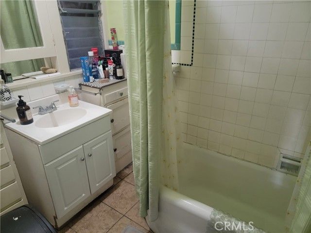 4214 Rosewood Avenue, Los Angeles, CA 90004