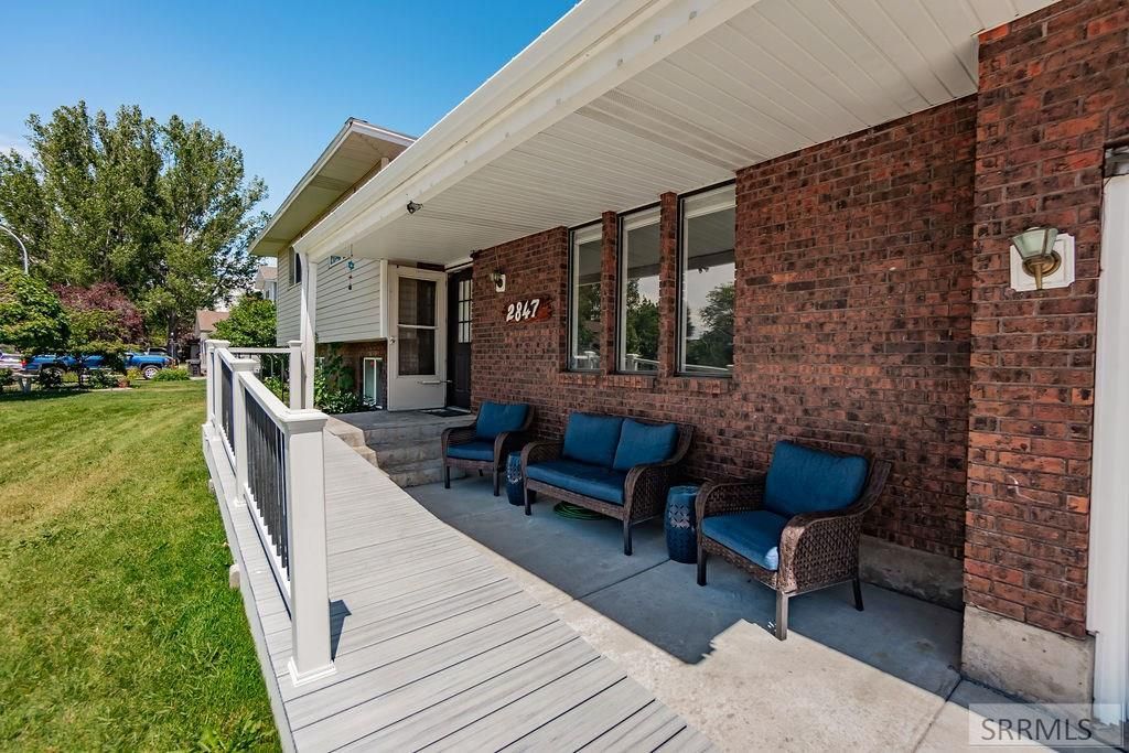 2847 St Charles Avenue, Idaho Falls, ID 83404