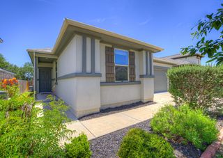 216 MARY MAX CIR, San Marcos, TX 78666