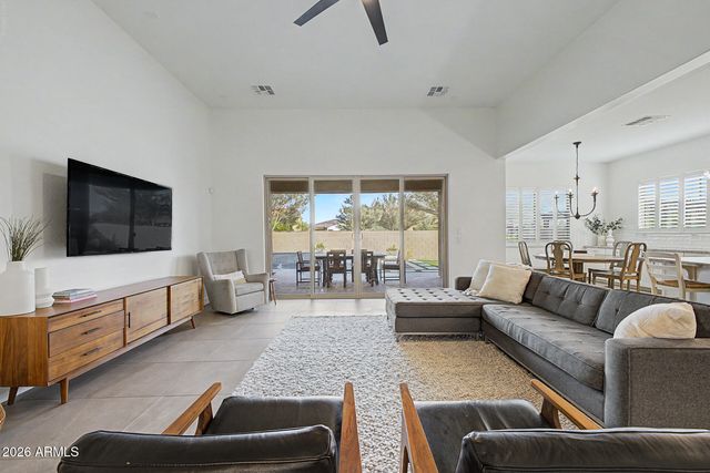 7623 S BARLOW Drive, Gilbert, AZ 85298