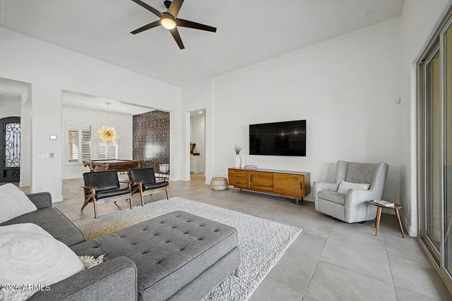 7623 S BARLOW Drive, Gilbert, AZ 85298