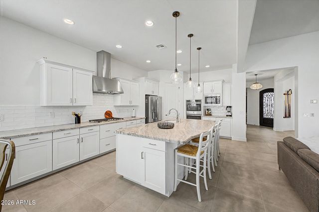 7623 S BARLOW Drive, Gilbert, AZ 85298