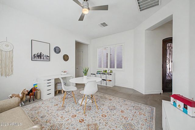 7623 S BARLOW Drive, Gilbert, AZ 85298