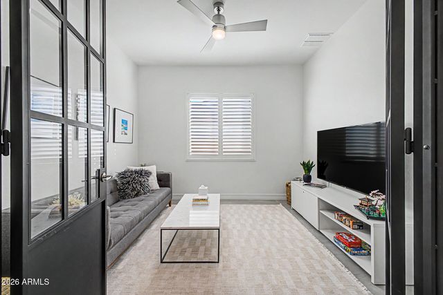 7623 S BARLOW Drive, Gilbert, AZ 85298