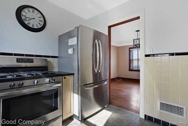 200 S Pleasant Street A, Royal Oak, MI 48067