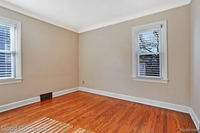200 S Pleasant Street A, Royal Oak, MI 48067