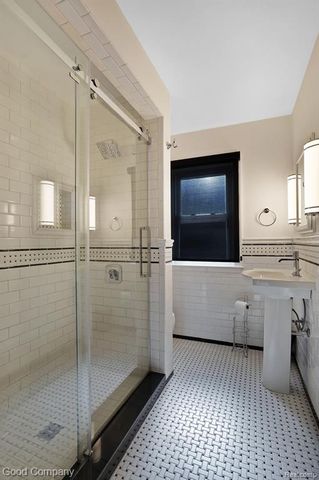 200 S Pleasant Street A, Royal Oak, MI 48067
