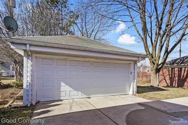 200 S Pleasant Street A, Royal Oak, MI 48067