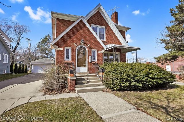 200 S Pleasant Street A, Royal Oak, MI 48067