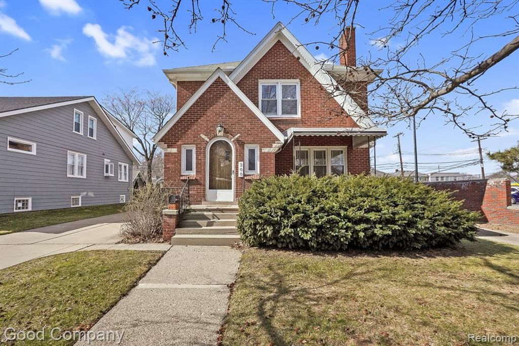 200 S Pleasant Street A, Royal Oak, MI 48067