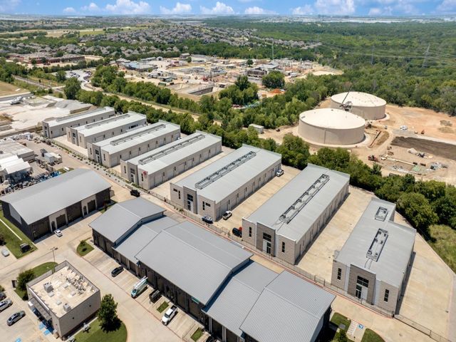1725 US 377 Highway 405, Roanoke, TX 76262