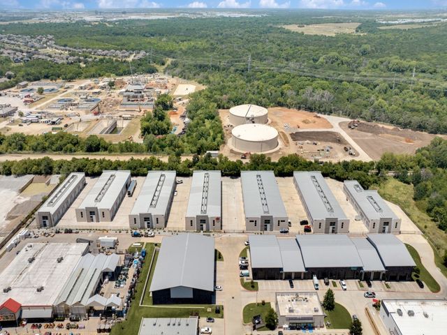 1725 US 377 Highway 405, Roanoke, TX 76262