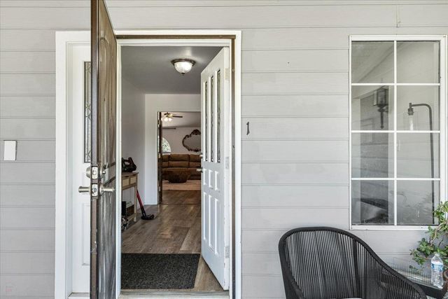 25832 Magnolia Rd, Escalon, CA 95320