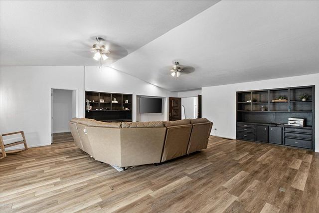 25832 Magnolia Rd, Escalon, CA 95320