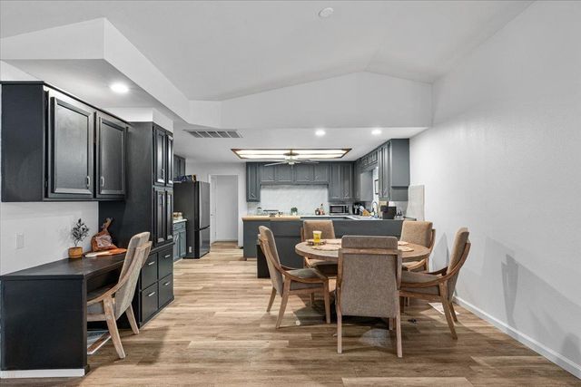 25832 Magnolia Rd, Escalon, CA 95320