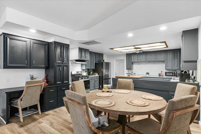 25832 Magnolia Rd, Escalon, CA 95320