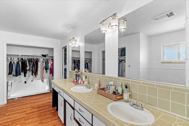 25832 Magnolia Rd, Escalon, CA 95320