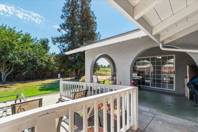 25832 Magnolia Rd, Escalon, CA 95320