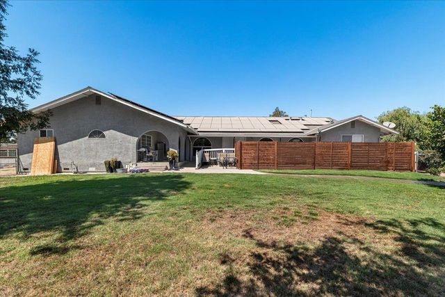25832 Magnolia Rd, Escalon, CA 95320