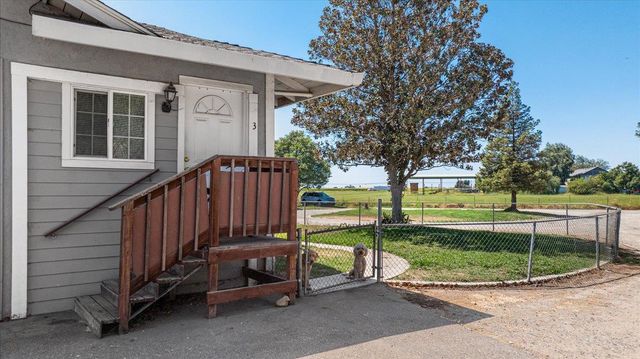 25832 Magnolia Rd, Escalon, CA 95320