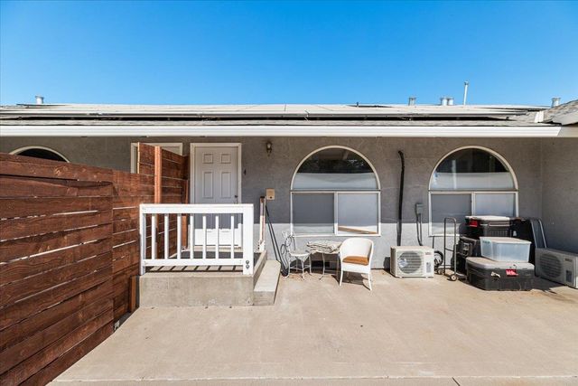 25832 Magnolia Rd, Escalon, CA 95320