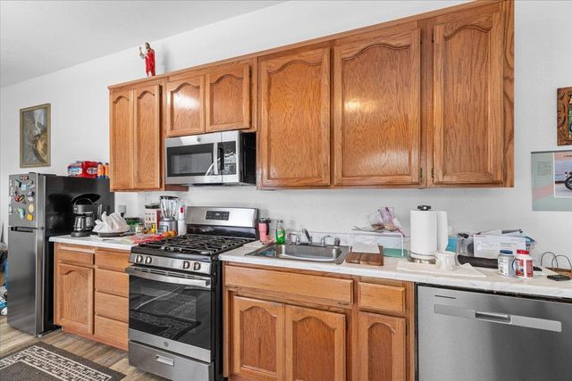 25832 Magnolia Rd, Escalon, CA 95320