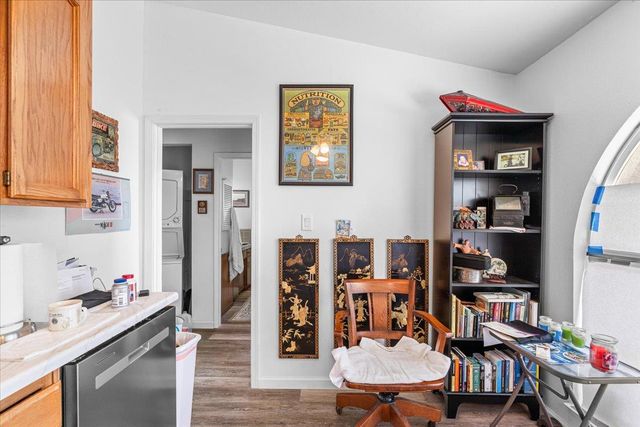 25832 Magnolia Rd, Escalon, CA 95320