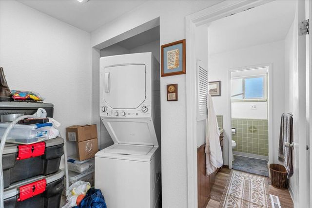 25832 Magnolia Rd, Escalon, CA 95320