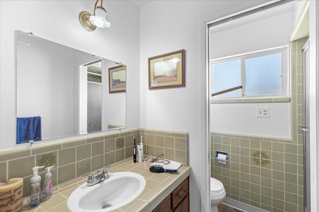 25832 Magnolia Rd, Escalon, CA 95320