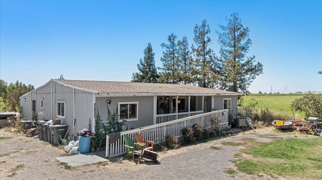 25832 Magnolia Rd, Escalon, CA 95320